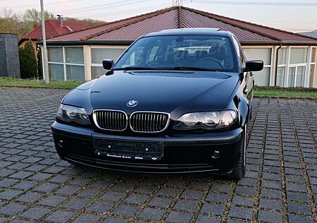 BMW 320i 320 🚗 Edition Lifestyle, PDC, Xenon, Teilleder