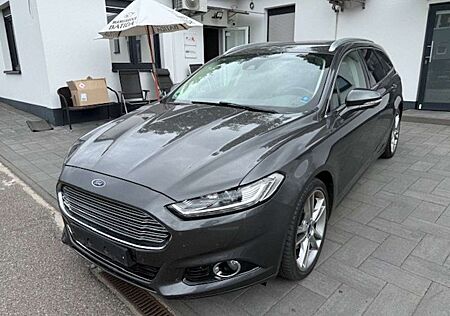 Ford Mondeo Titanium 180PS Eur-6 Panoramadach Leder LED Kamera