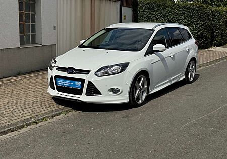 Ford Focus Titanium- sport 150 PS