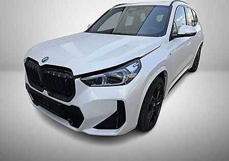 BMW iX1 64.7 kWh xDrive 30 M Sport*AHK*Pano*Leder*Me