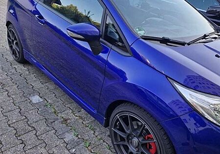 Ford Fiesta 3-Türer 1.6 EcoBoost mit Leder-Sport
