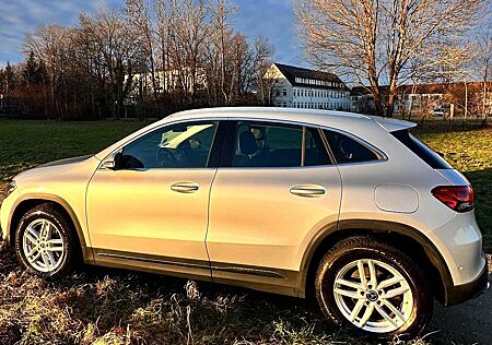 Mercedes-Benz GLA 200 7G-DCT Edition 2021
