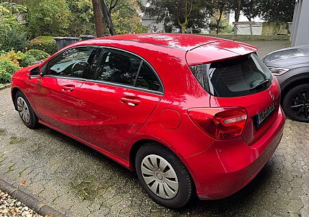 Mercedes-Benz A 180 (BlueEFFICIENCY)