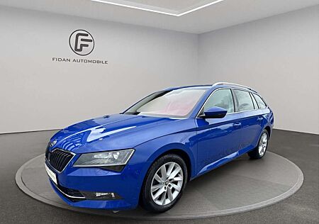 Skoda Superb Combi Style Xenon*Navi*AHK*PDC*Apple*ACC