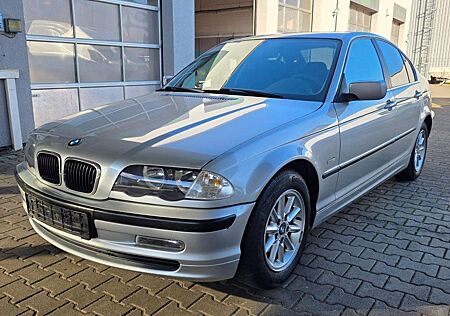 BMW 320i 320 ,Automatik,Klimaautomatik,Parktronic