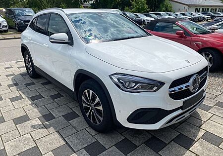 Mercedes-Benz GLA 250 e DCT Style LED Parkpaket Navi SiHzg