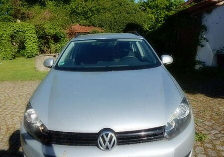 VW Golf Variant Volkswagen Golf VI Variant Diesel 1.6 TDI DPF BlueMotion Tech