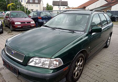 Volvo V40 1.8 16V HU & AU 03-2025!