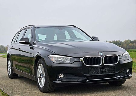 BMW 318d 318 Touring 2Hd Scheckheft