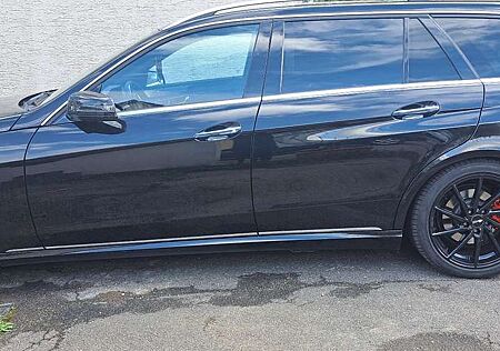 Mercedes-Benz E 300 T BlueTEC 9G-TRONIC