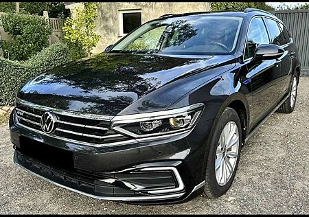 VW Passat Variant Volkswagen GTE 1.4 TSI Plug-In-Hybrid 115 kW - 156 PS