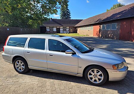 Volvo V70 2.5T Aut. Summum*HU/AU 03/2027*Scheckheft