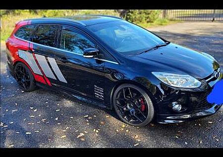 Ford Focus Turnier 1.6 EcoBoost Start-Stopp-System Titanium