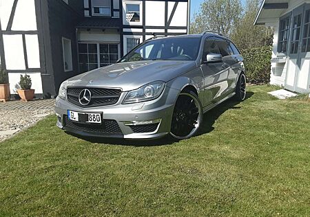 Mercedes-Benz C 63 AMG Kombi mit 20 Zoll 2 tlg. Spezialfelgen etc.