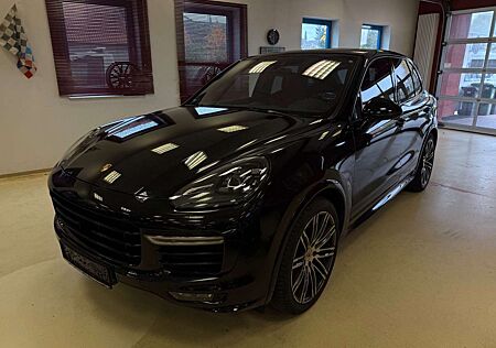 Porsche Cayenne GTS Navi,LED,STH,PANO,Chrono,ACC,21"Zoll