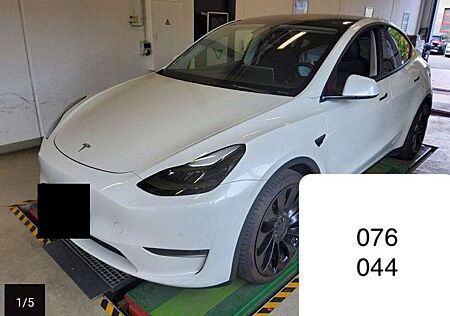 Tesla Model Y Performance Dual 21"Autopilot3 Wärmepump