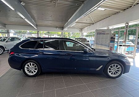 BMW 520 d Touring AMB+AHK+HuD+Pano+Park+HaKa+SH+MEM