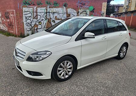 Mercedes-Benz B 180 CDI / d (246.212)