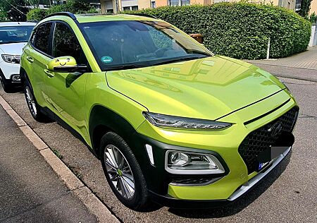 Hyundai Kona 1.0 T-GDIYES!+ Vollausstattung in Acid Yellow