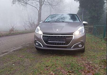Peugeot 208 PureTech 82 Allure