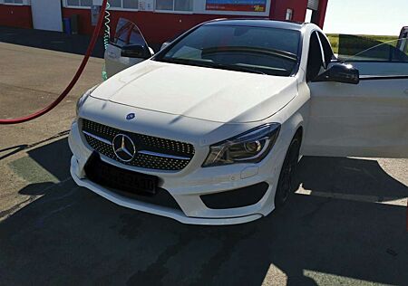 Mercedes-Benz CLA 200 AMG Line