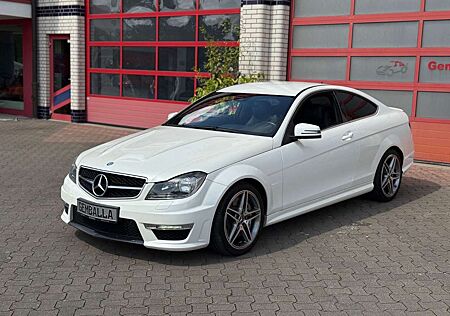 Mercedes-Benz C 63 AMG COUPE, DEUTSCHES FAHRZEUG, DIAMANTWEISS