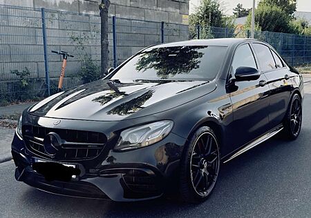 Mercedes-Benz E 63 AMG S 4Matic Speedshift 9G-MCT
