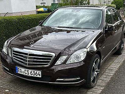 Mercedes-Benz E 220 E-Klasse Diesel CDI DPF BlueEFFICIENCY Automatik