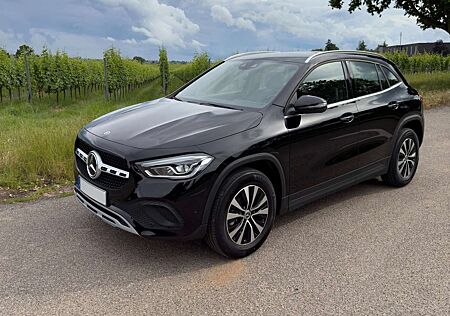 Mercedes-Benz GLA 200 GLA 7G-DCT Style (inkl. Winterreifen)