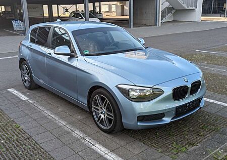 BMW 116 d Automatik*Sehr gepflegt*2.Hand*Sport Line