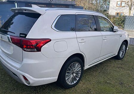 Mitsubishi Outlander 2.4 4WD Plug-In Hybrid