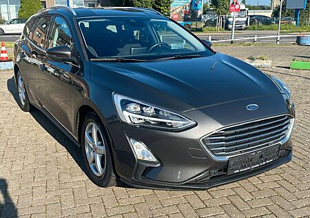 Ford Focus Turnier Titanium *Automat*Kamera*Head-Up D