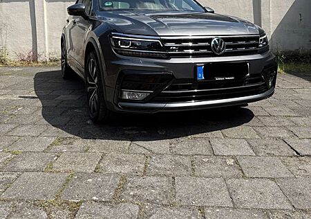 VW Tiguan Volkswagen 2.0 TDI DSG Highline RLINE 4Motion
