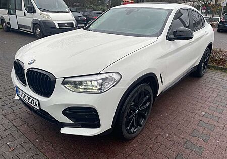 BMW X4 xDrive Sport AHK LED Panorama Keyless uvm