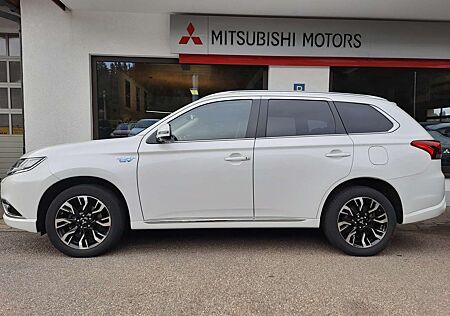 Mitsubishi Outlander PHEV Plus 4WD