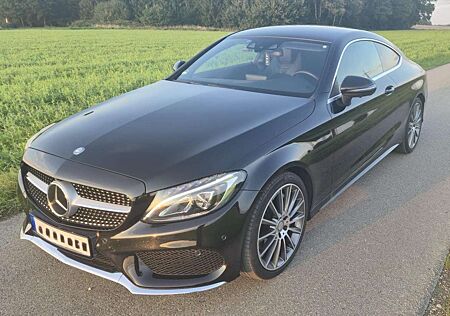 Mercedes-Benz C 250 Coupé AMG Line / Traumzustand