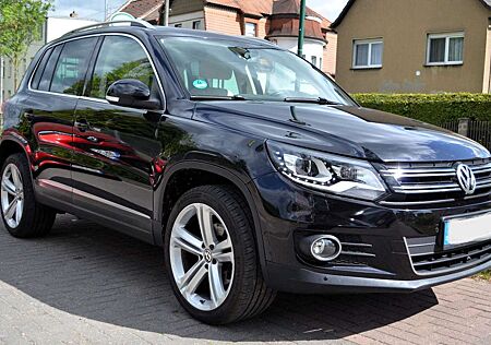 VW Tiguan Volkswagen Sport & Style 4Motion DSG,Bi-Xen,Leder
