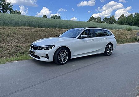 BMW 330i 330 Touring Aut. Advantage