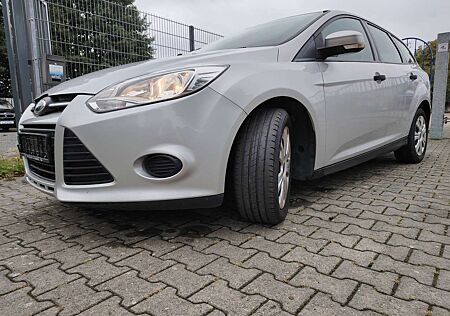 Ford Focus Turnier Turnier 1.0 Eco Boost Titanium