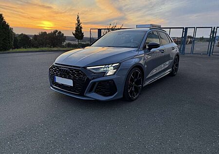 Audi RS3 2.5 TFSI quattro