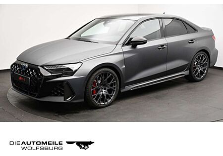 Audi RS3 quattro S tronic