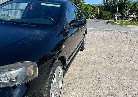 Opel Astra 1.8 16V Coupe Linea Blu