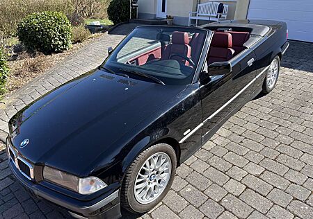 BMW 320i 320 3er Exclusiv Edition, Sammlungsverkleinerung