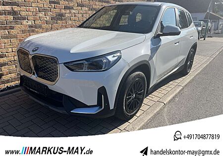 BMW iX1 eDrive20 LED Sportsitz Massage Navi HUD DAP
