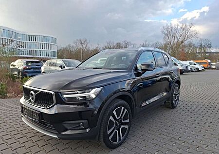 Volvo XC 40 XC40 2WD T3 EU6d Momentum Pro Schaltwagen