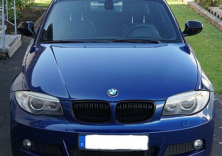 BMW 120 E82 / Le Mans Blau / M-Paket / TÜV Neu