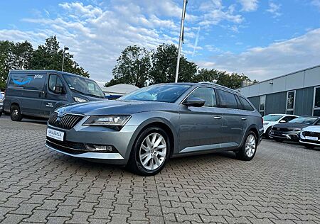 Skoda Superb Combi 2.0 TDI Premium Edition *Xenon Navi