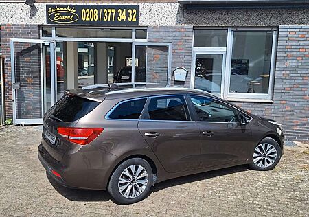 Kia Cee'd Ceed / SW Kombi Scheckheft Navi Kamera SHZ PDC Alu