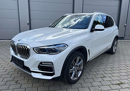 BMW X5 xDrive 45 e xLine HuD Laser Pano SoftClose HK