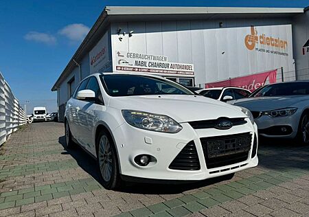 Ford Focus Turnier Titanium Kamera Schaltwippe